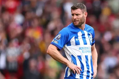 من أجل الوصول إلى 1000 مباراة.. ميلنر يجدد عقده مع برايتون